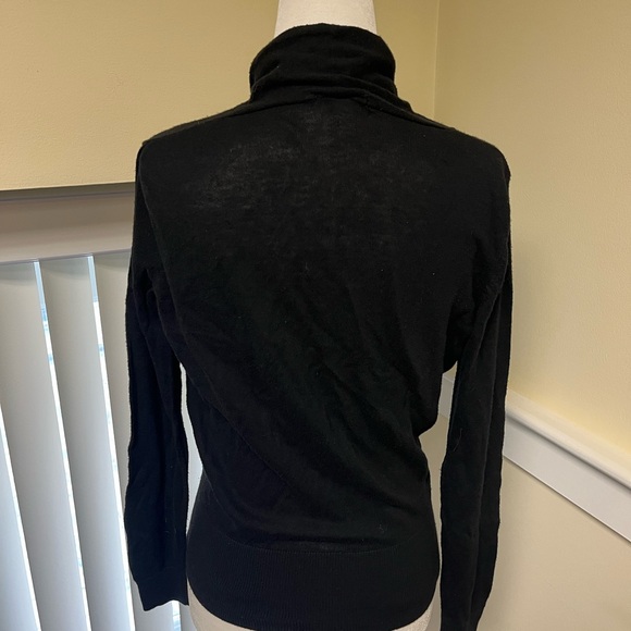 H&M Black V-Neck Sweater - Picture 3 of 6